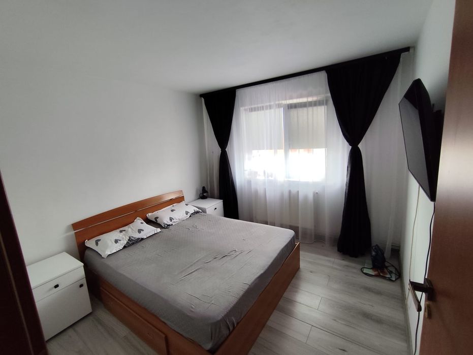 2 camere semidecomandat, Craiovita Noua, zona Materna