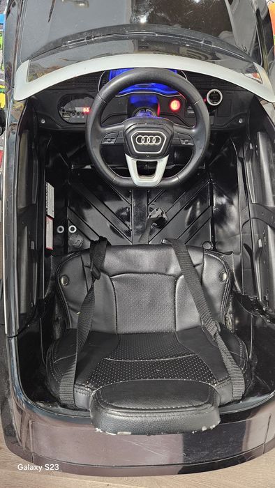 Детска електрическа кола Audi Q8