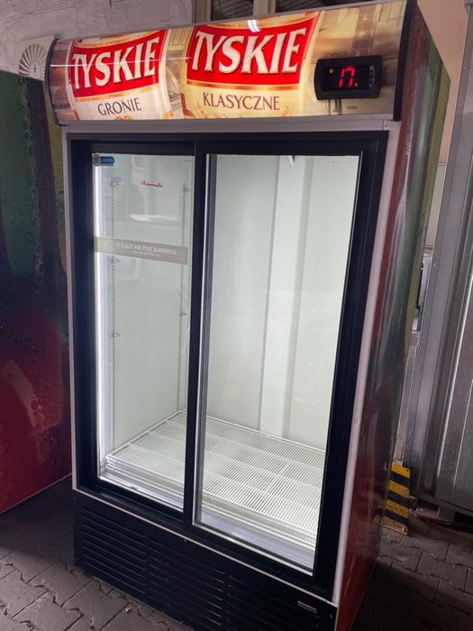 Хладилна витрина крайстенна  с две врати