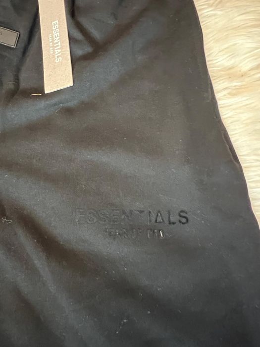 Pantaloni scurti Essentials negrii