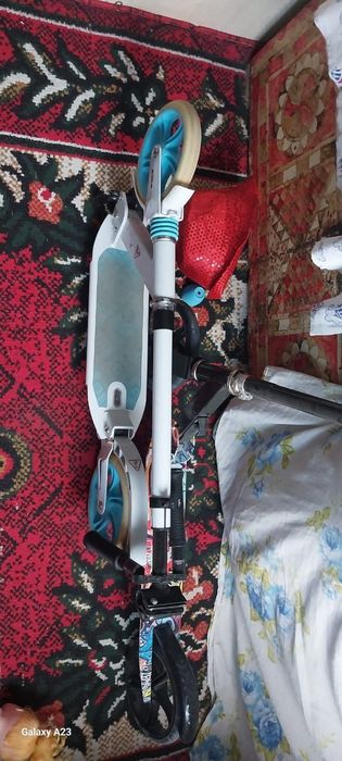 Продаются самокаты.