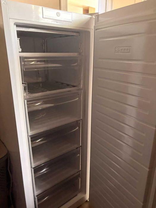 Congelator Heinner 6 compartimente 194 l