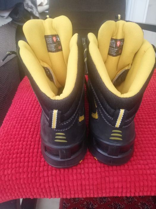 Bocanci noi de lucru cu protecție Jori nr 47