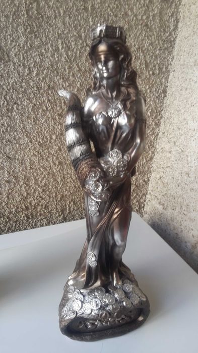 Статуетки -2 броя