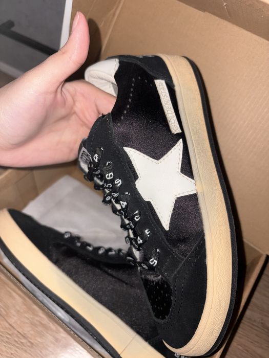 Кроссовки голден стар