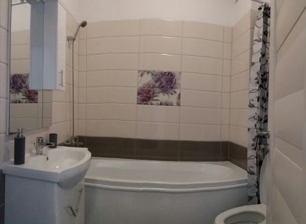 Garsoniera de închiriat decomandata