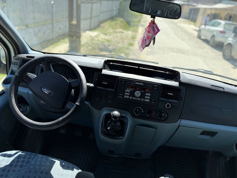 Ford transit 8+1