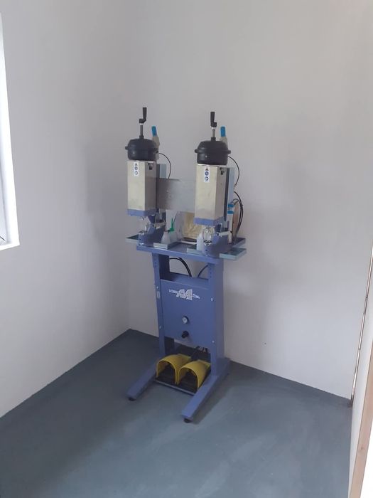 Masini de cusut haine de piele