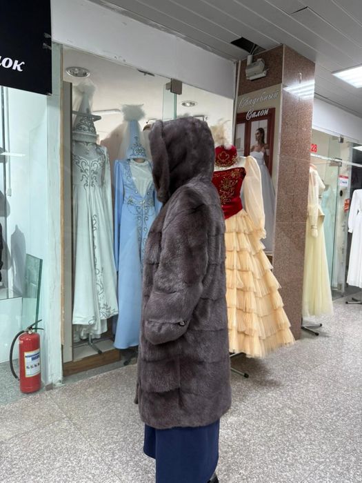 Продам норковую шубу 46 размера