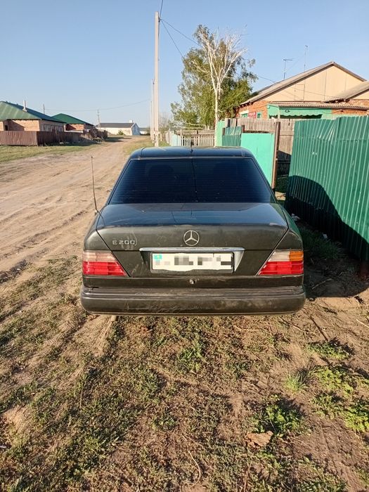 Продам мерседес 124 е200 на полном ходу