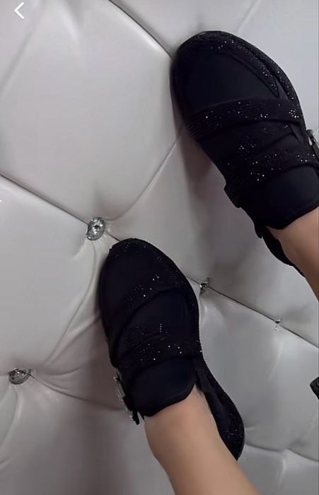 Продам кроссы блест