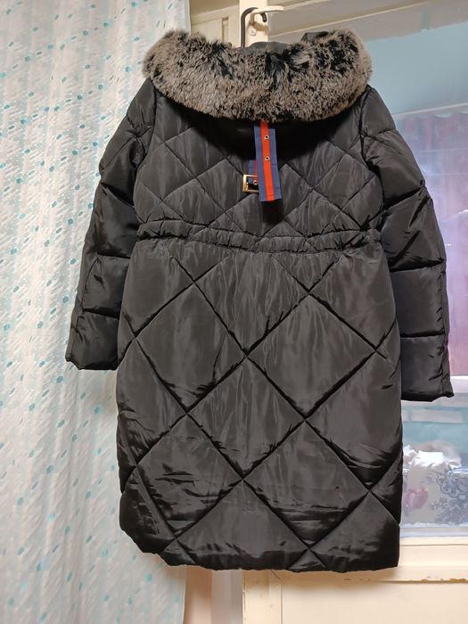 Срочно теплый пуховик.