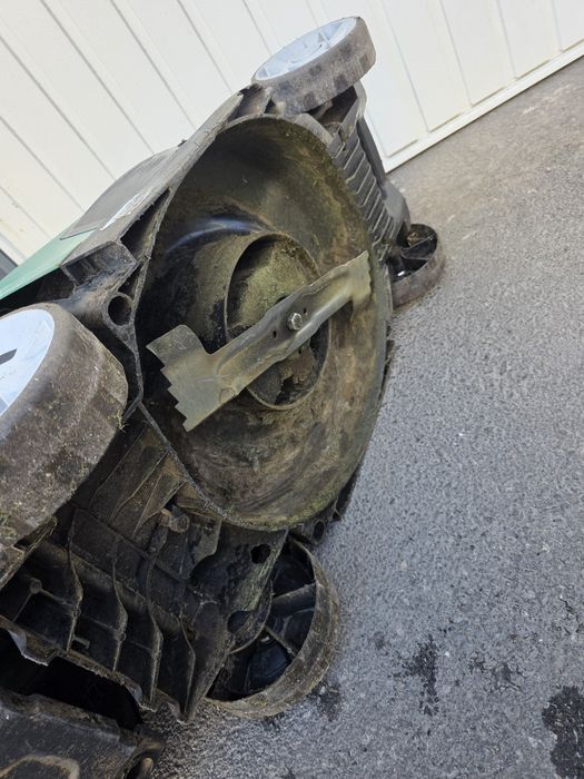 Електрическа косачка с батерия Bosch Pro silence 36-550