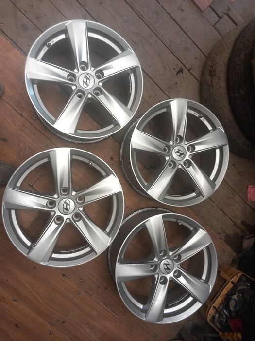 Jante r16 5x114.3 et 40 cb 67.1 hyundai kia mazda etc
