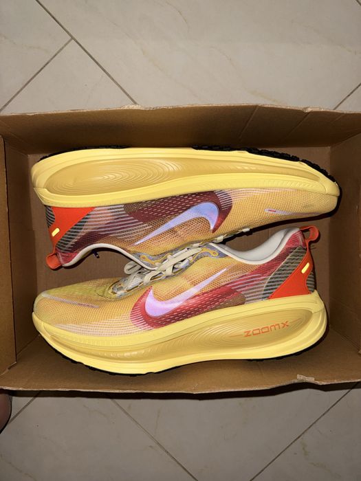 Маратонки Nike Vomero 18 “International Running Pack” - размер 48.5