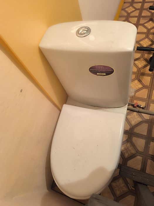 Унитаз и бачок б)у