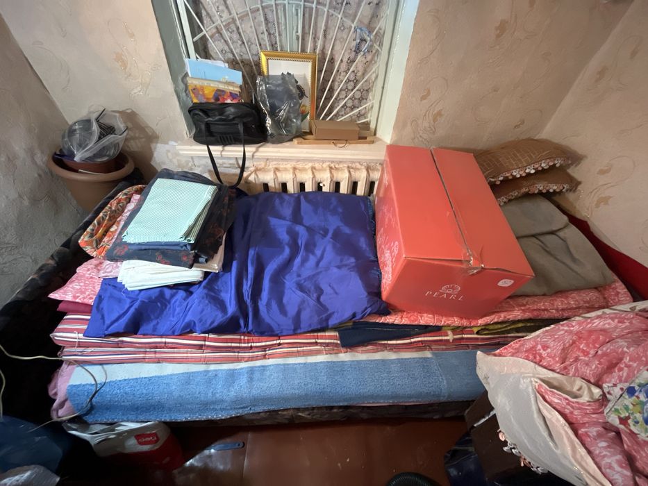 Продам кровать односпальную 200000