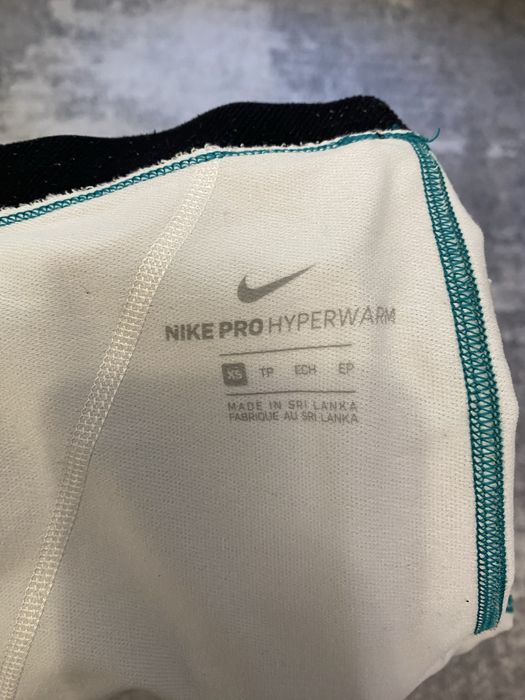 Set Nike XS in conditie foarte buna