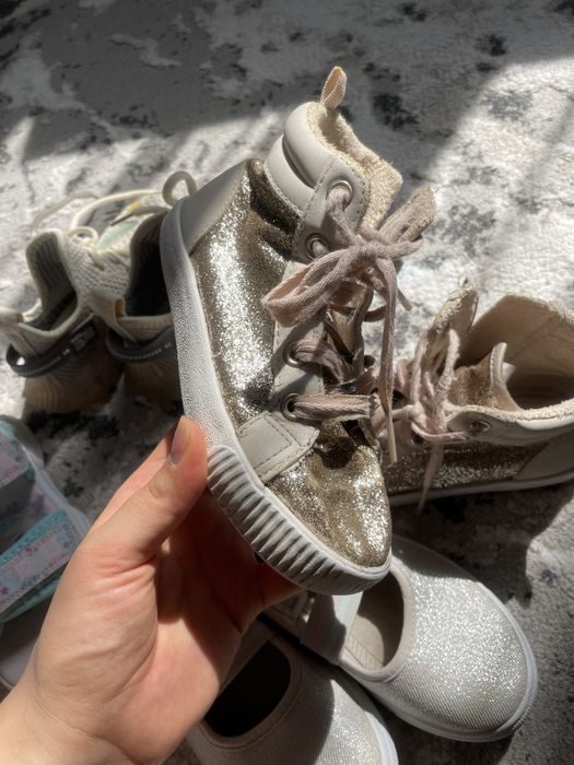 Детская обувь все за одну цену