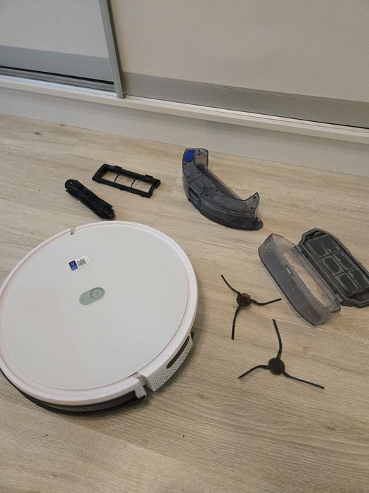 Робот пылесос yeedi