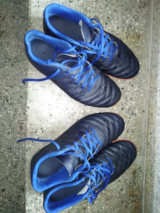 Футболни обувки 37 номер