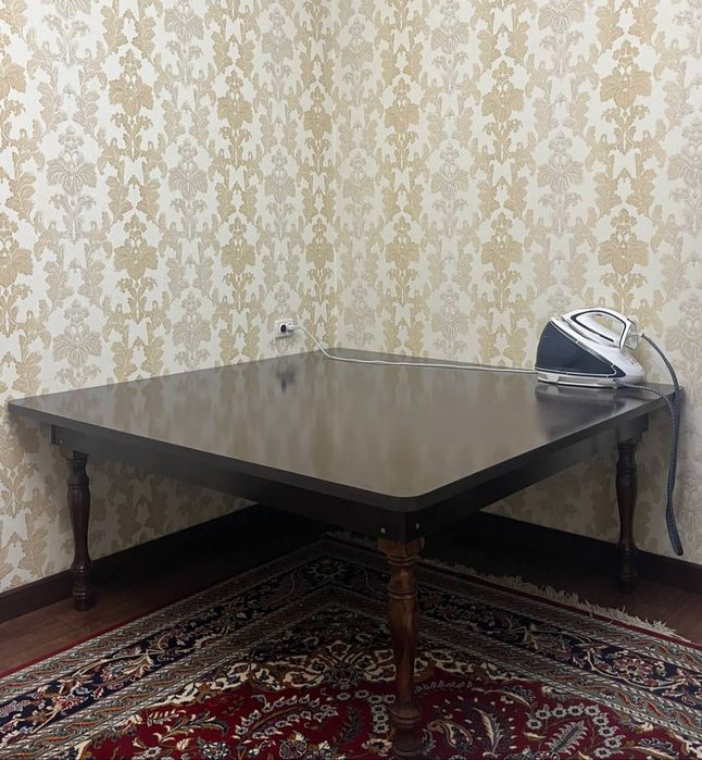 Продам Стол  180 х 180