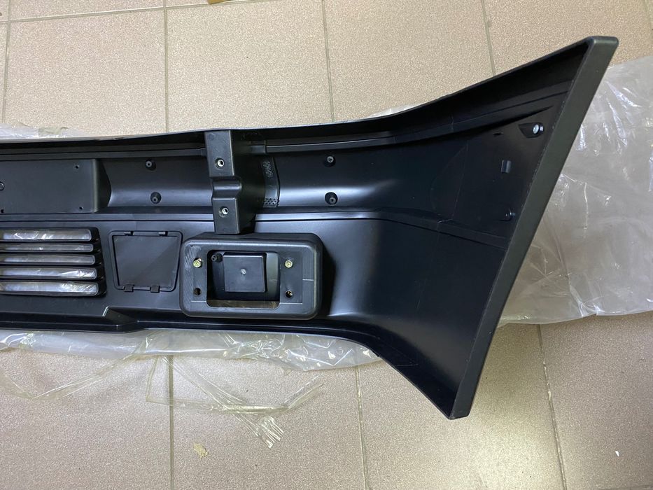 Бампер передний Мерседес W124 AMG в сборе