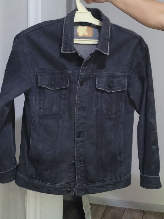 Продаётся мужская джинсовая куртка