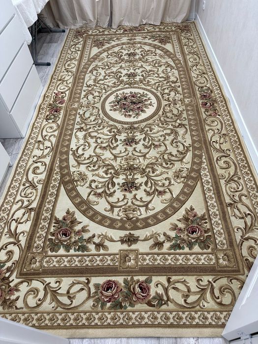 Продам ковер 2*4 в хорошем состояний 25 тысяч