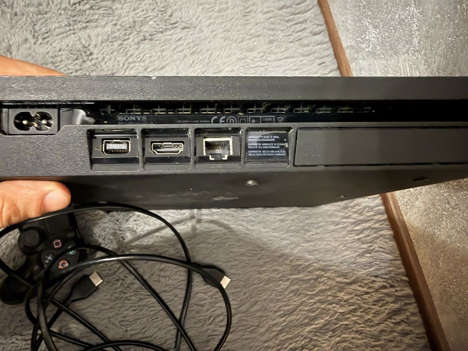 Playstation 4 +1maneta