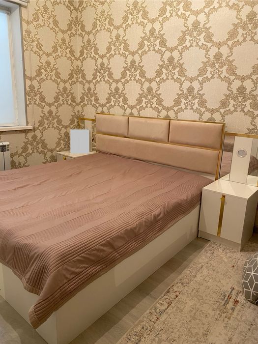 диван матрасы мен 2 тумбочкасы сатылады