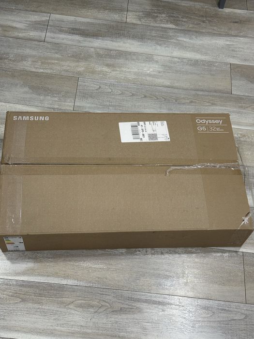 Чисто НОВ монитор Samsung Odyssey G5
