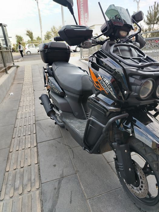 Tank skuter 2025 yili xolati zo'r 1qol minilgan narxi 700$dolr