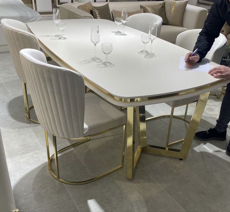 Трапезен комплект