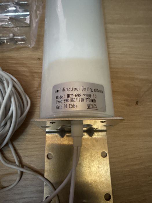 Antenă omnidirecțională 3G/4G LTE high gain 10-12dBi,SMA male 698-2700-3800MHz,pentru exterior, montare pe stâlp/perete, router 4G LTE,modem