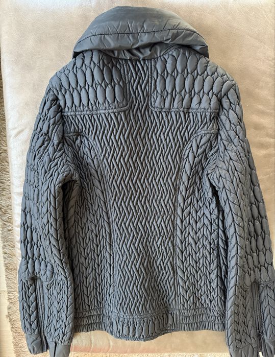 Stefanel-черно яке с ципl- S размер