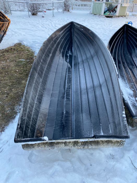 Продаваме гребни лодки