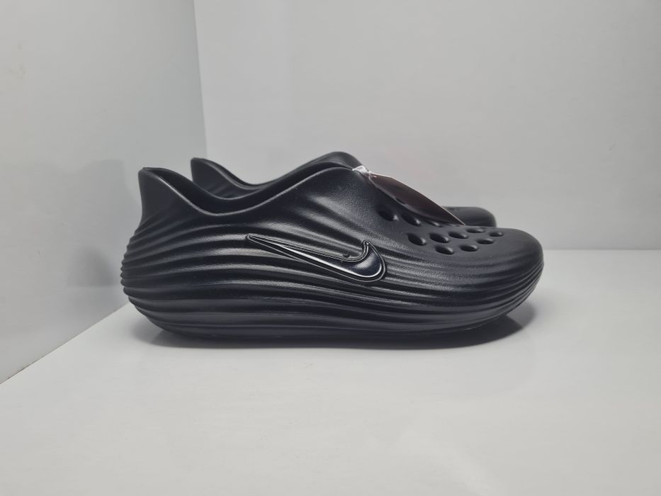 Nike React X Rejuven8

Чисто нови с кутия.

Размер 38 размер 24 см.
Размер 39 размер 25 см.
Размер 40.5 стелка 26 см.

Цена 34 евро.