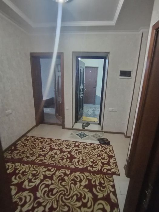 Garinda 2etajda 77 Serbiyada 6metirlik balkonli uy sotiladi