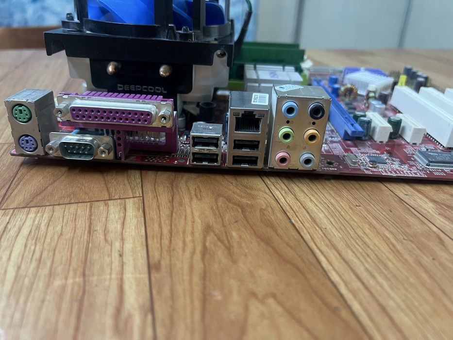 Материнская плата в сборе