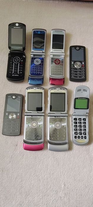 Motorola cu clapa sau fara