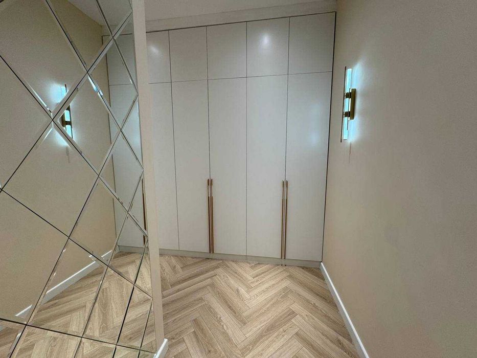 Sotiladi 1 xonali 2 xona qilingan Yakkasaroy Shota Rustaveli ID10