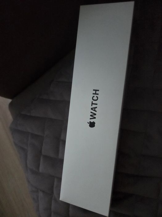 Продам эпл вотч se 2