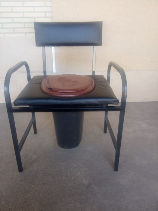 Stol garshok yangi bakuvat. Udobni