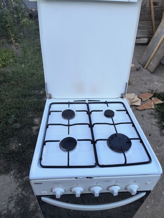 Aragaz  Zanussi funcțional