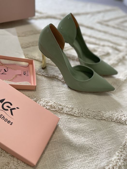 Pantofi stiletto noi