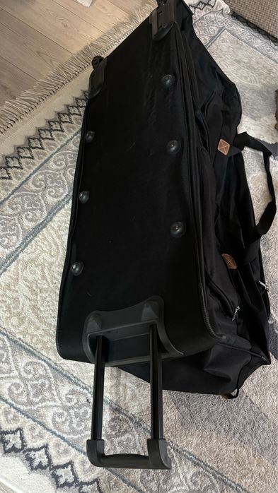 Продам чемоданы