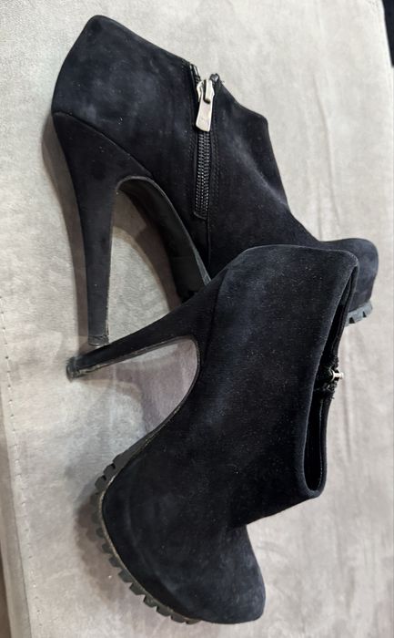 Дамски Обувки Gianni естествен велур размер 35