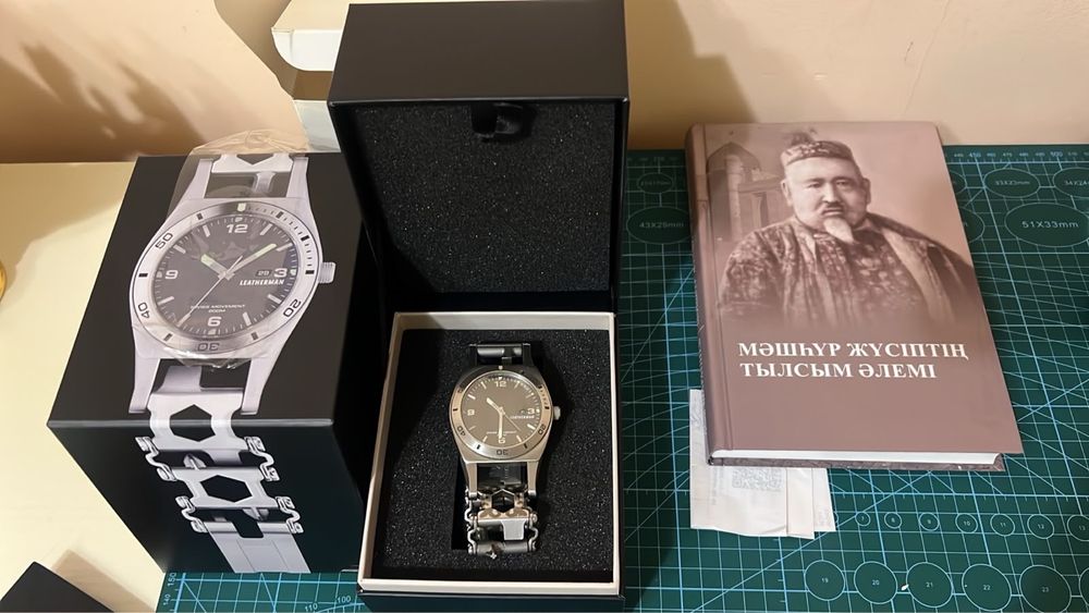 Часы Leatherman Tread Tempo