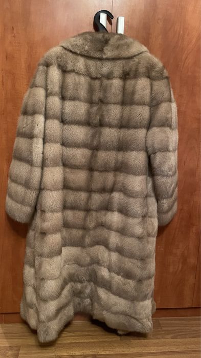 Продам Норковую шубу